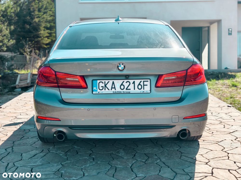 BMW Seria 5 530i GPF xDrive Sport Line sport - 7