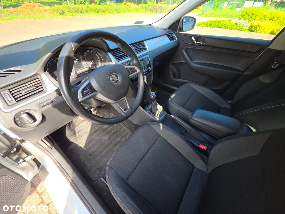 Skoda RAPID 1.2 TSI Ambition - 11