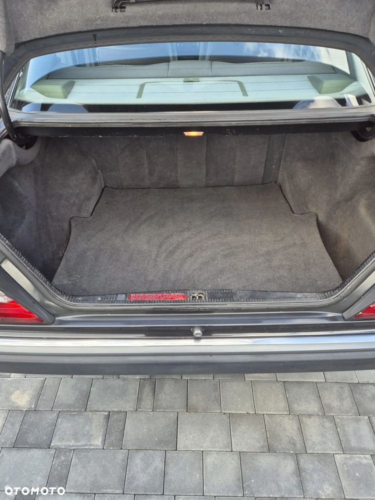 Mercedes-Benz W124 (1984-1993) - 21