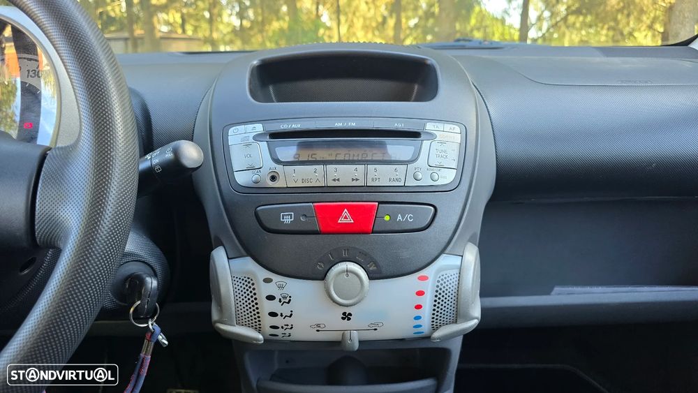 Toyota Aygo 1.0 + AC - 33