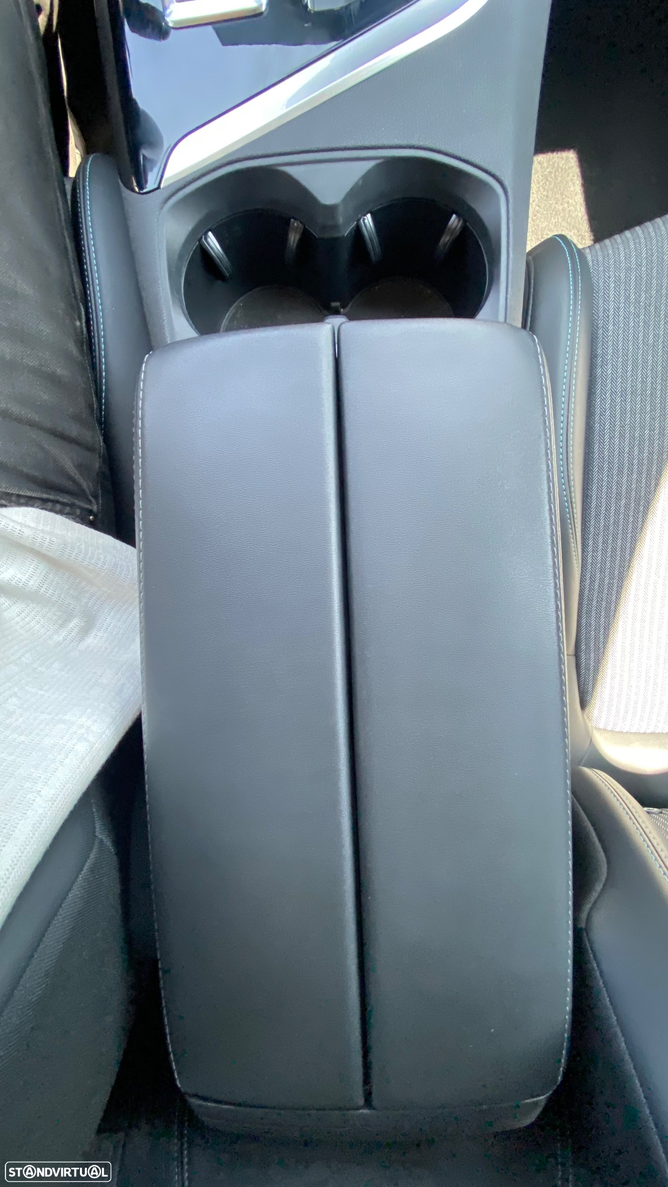 Peugeot 3008 1.6 Hybrid Allure e-EAT8 - 53
