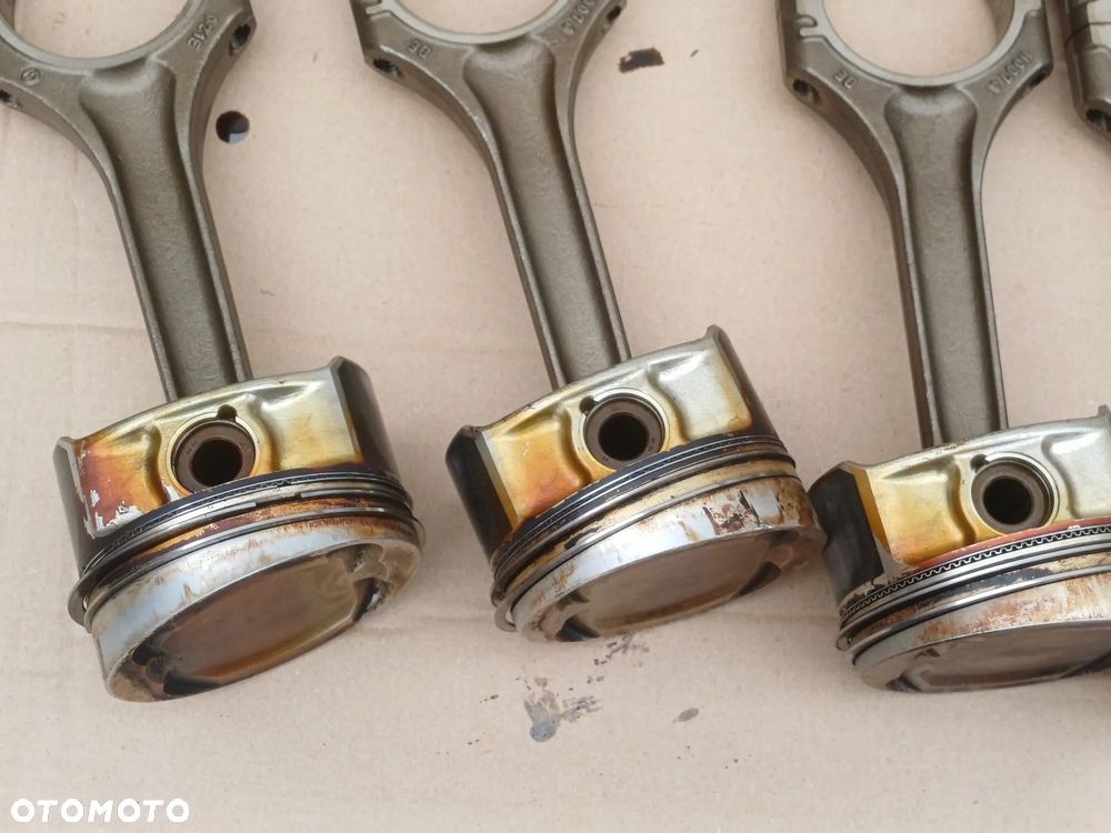 Tłok korbowód Audi A3 8P 3.2 V6 GOLF V R32 021E 84L88 Mahle - 10