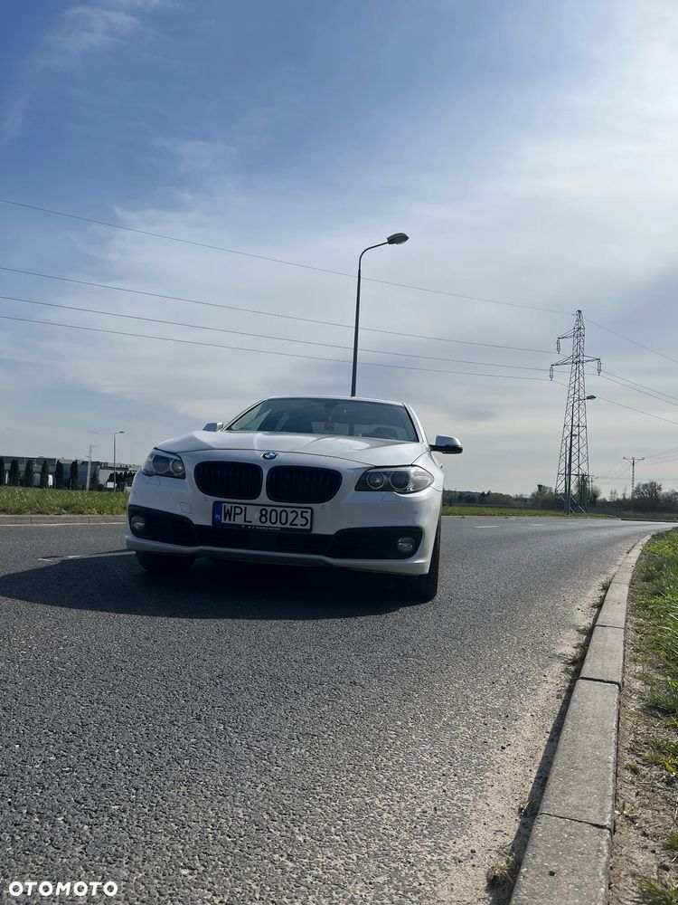 BMW Seria 5 528i - 5
