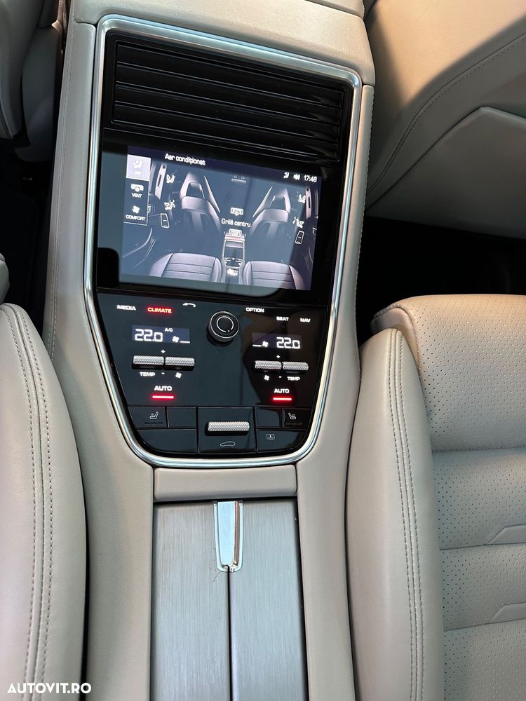 Porsche Panamera Turbo - 20