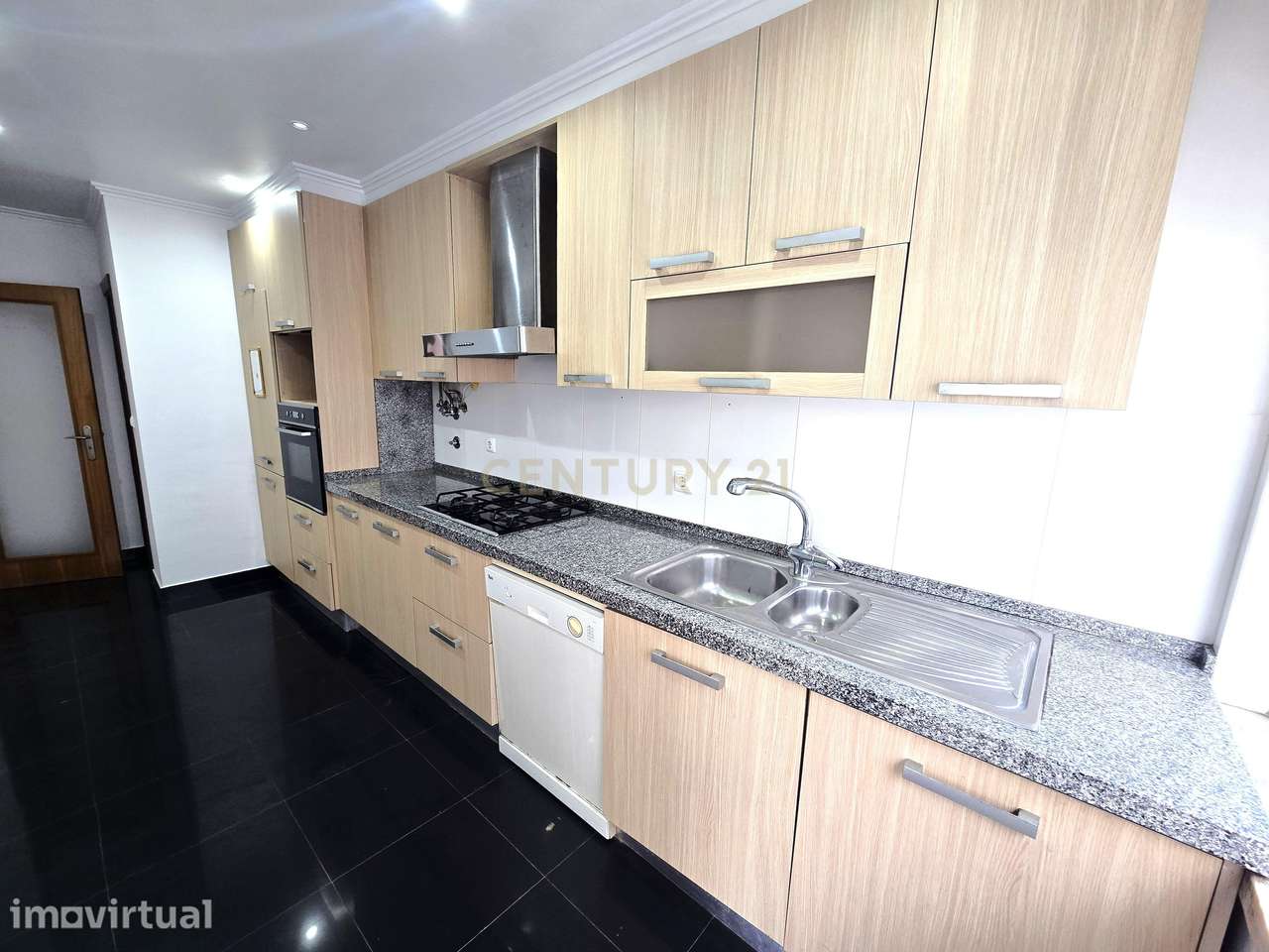 Excelente Apartamento T2 a 750m do Rio Sul Shopping - Grande imagem: 2/15
