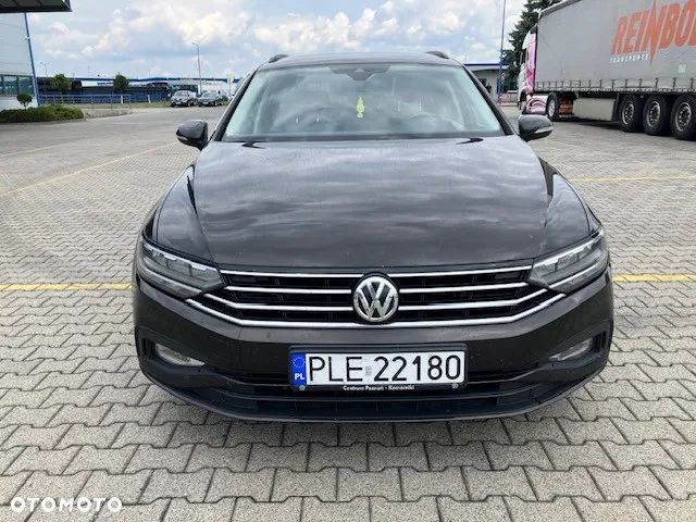 Volkswagen Passat - 4