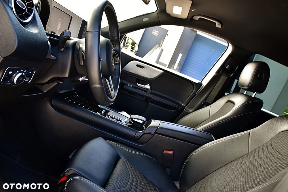 Mercedes-Benz GLB 200 7G-DCT - 16