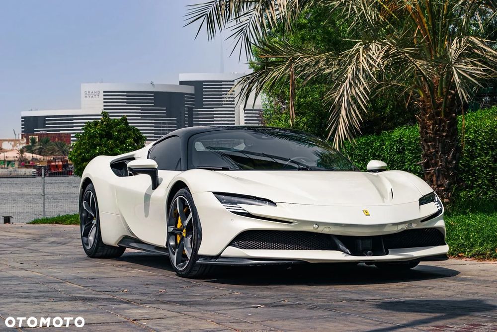 Ferrari SF90 Spider - 16