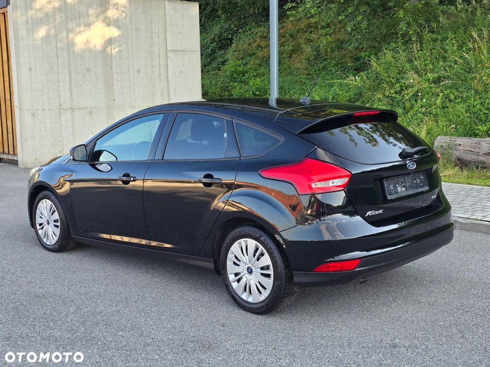 Ford Focus 1.0 EcoBoost Titanium - 3