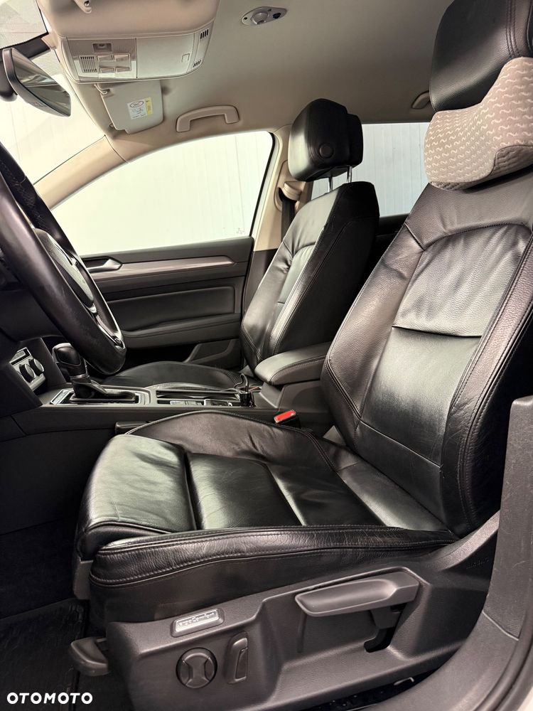 Volkswagen Passat Alltrack 2.0 TDI SCR 4Motion DSG - 23