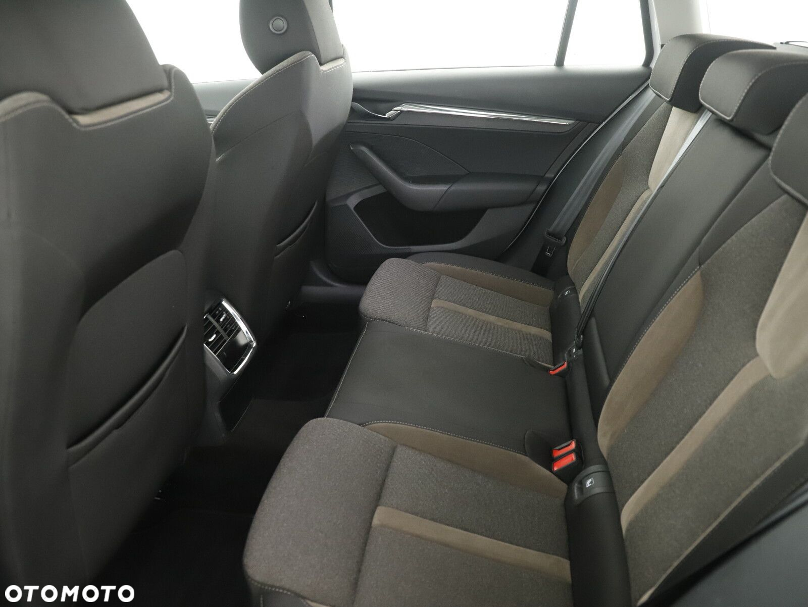 Skoda Octavia 2.0 TDI 4x4 Scout DSG - 10