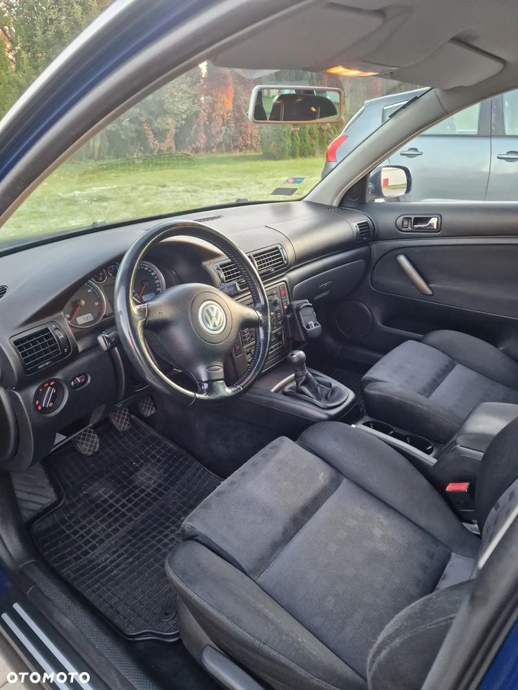 Volkswagen Passat 2.5 TDI Comfortline - 7