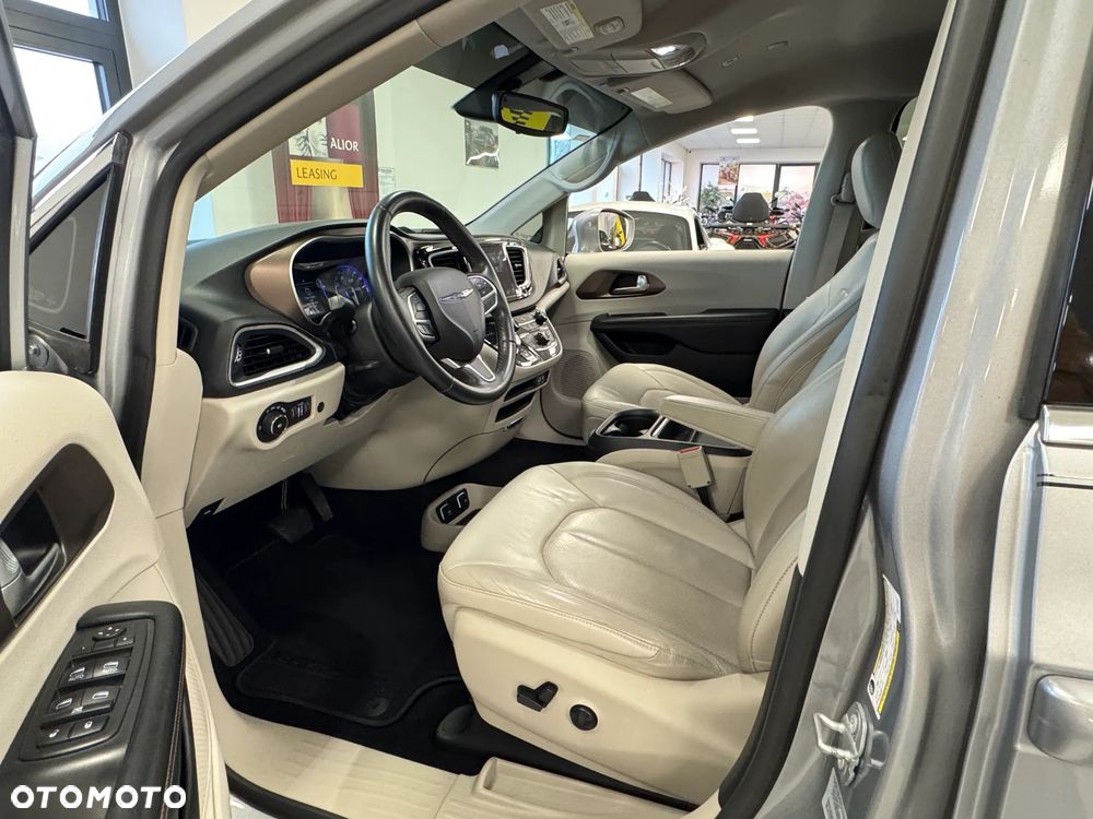 Chrysler Pacifica - 14