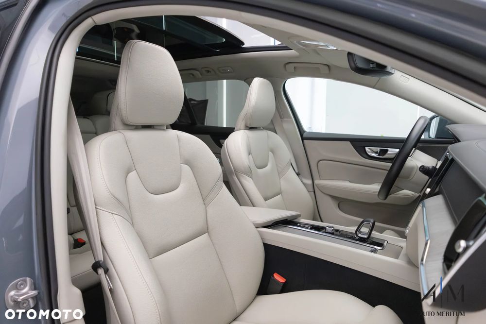 Volvo V60 Cross Country B4 D AWD Geartronic - 19