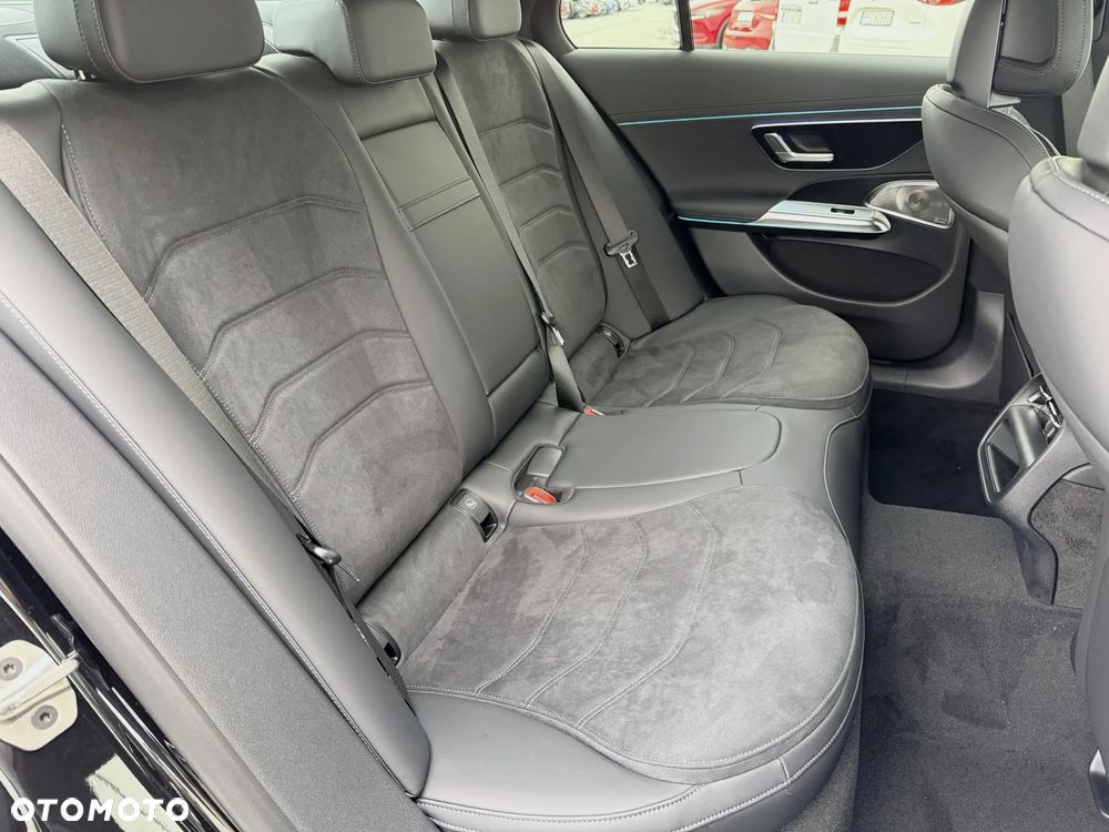 Mercedes-Benz Klasa E - 38