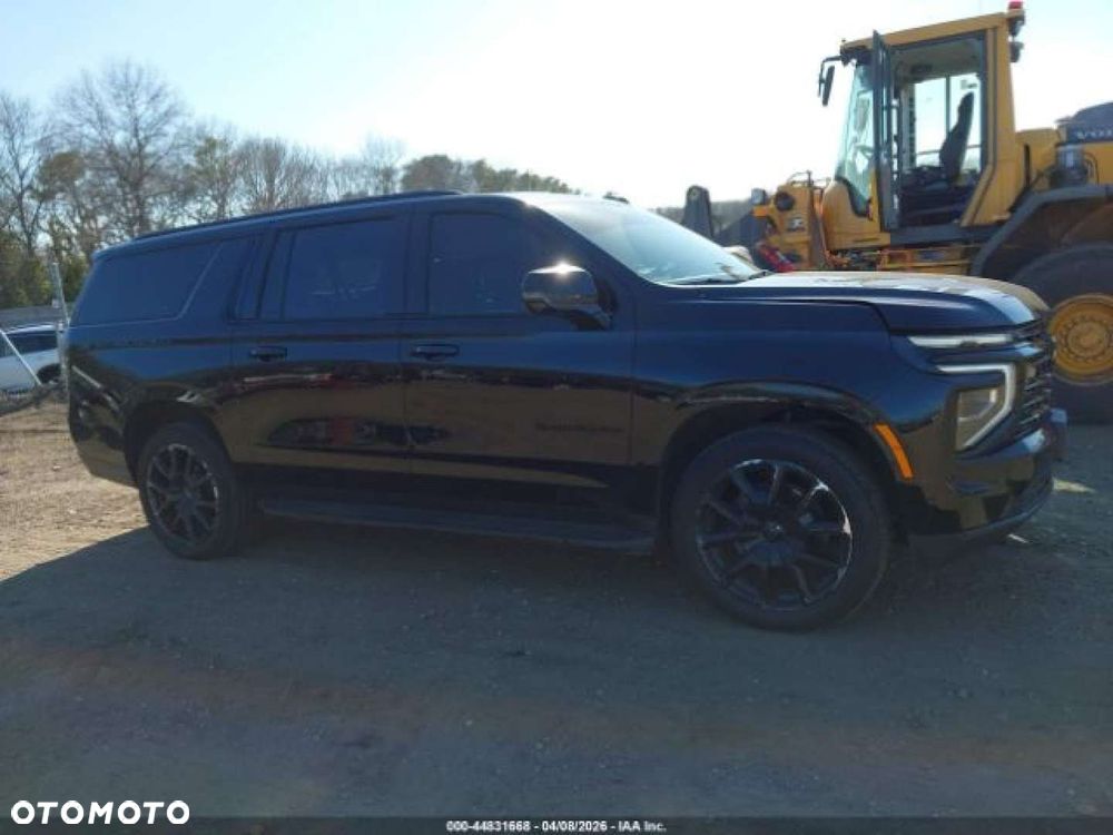 Chevrolet Suburban - 5