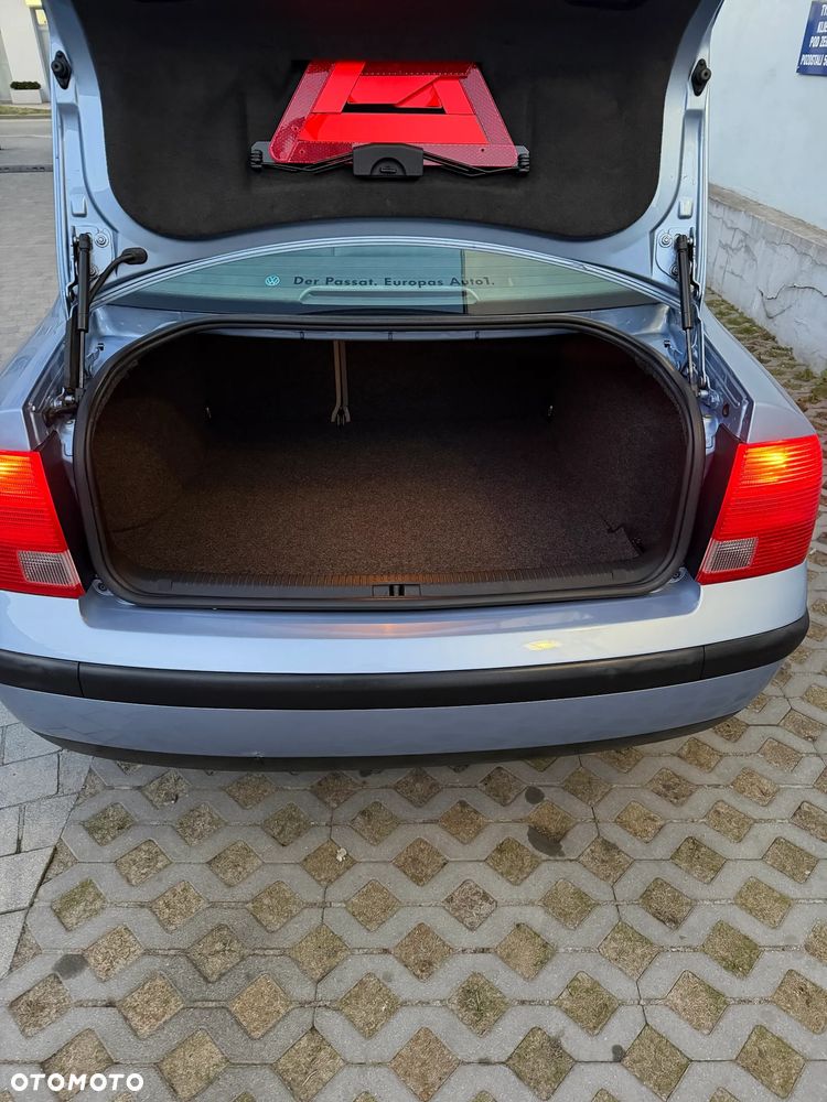 Volkswagen Passat - 21