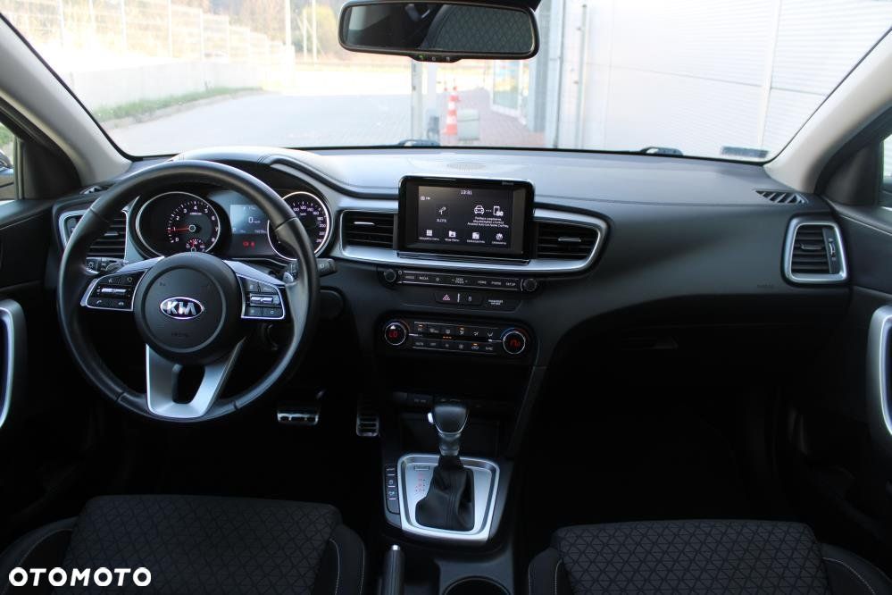 Kia Ceed - 13