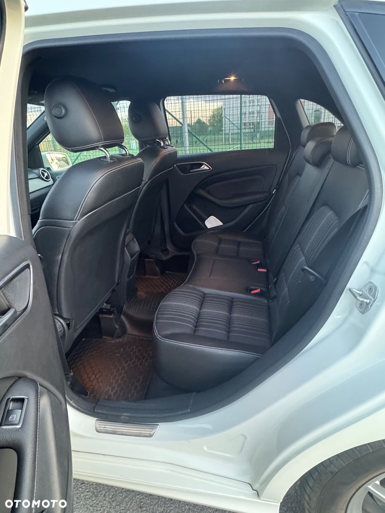 Mercedes-Benz Klasa B 180 (BlueEFFICIENCY) - 16