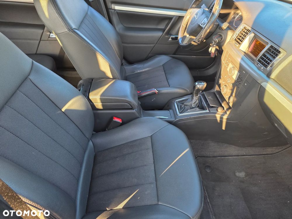 Opel Vectra 1.9 CDTI Cosmo - 18