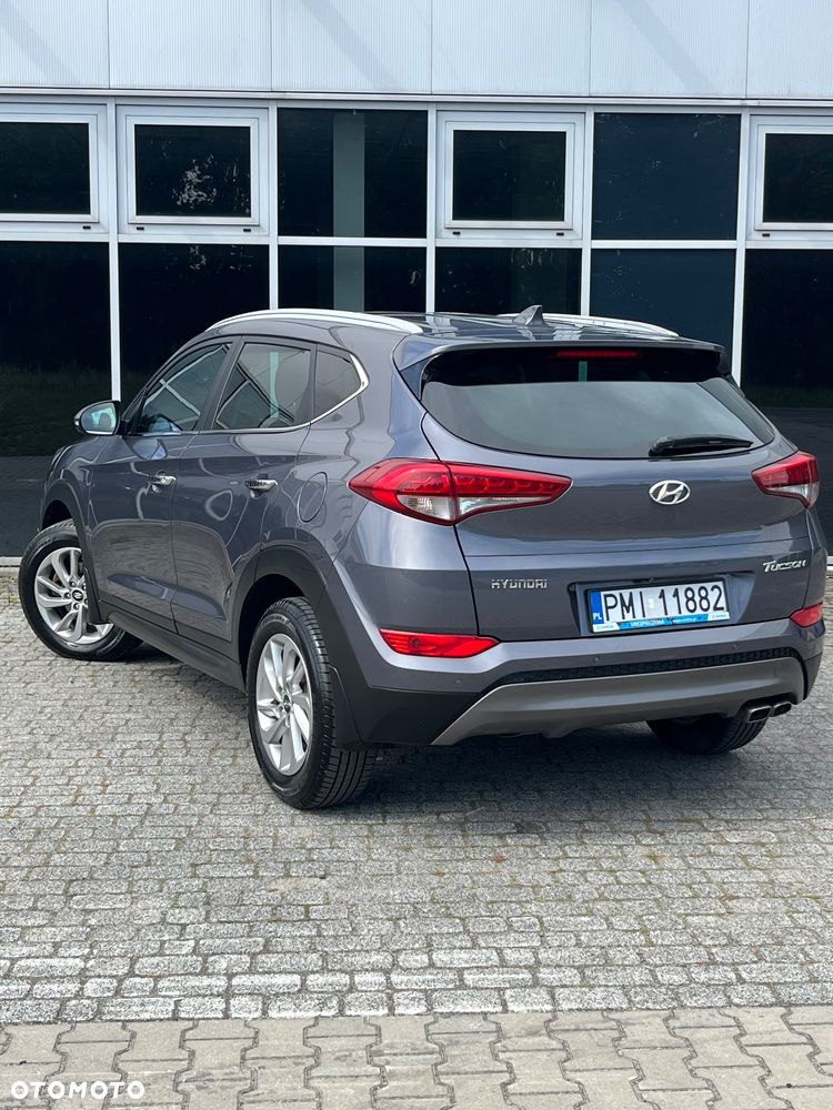 Hyundai Tucson 2.0 CRDI BlueDrive Style 2WD - 24