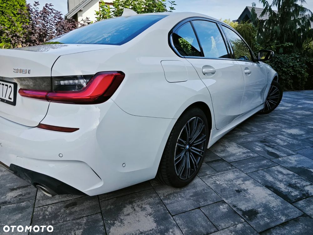 BMW Seria 3 318i M Sport - 22