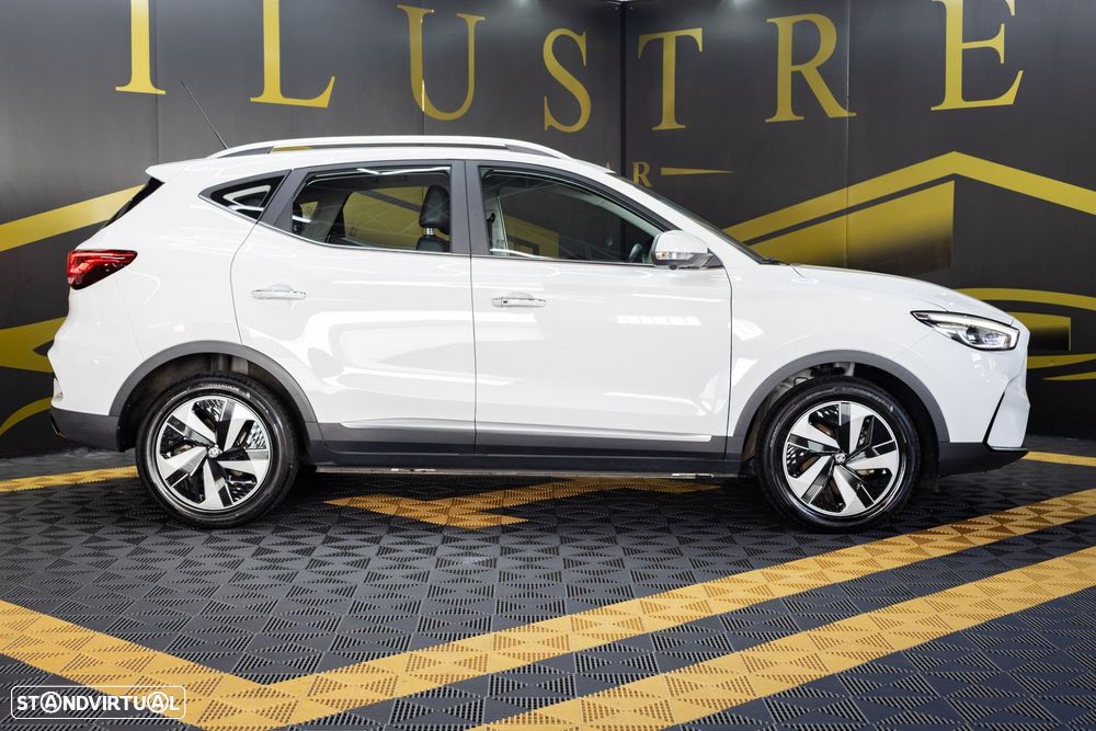 MG ZS EV 72.6 kWh Luxury OBC 11 kW - 4