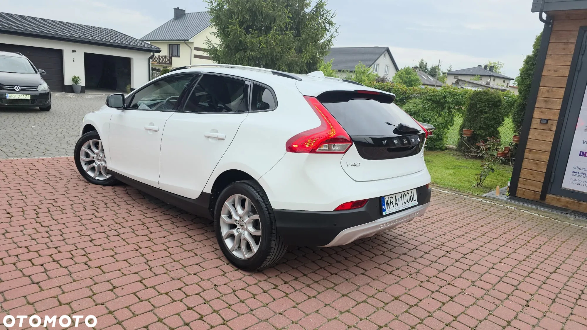 Volvo V40 Cross Country D2 Drive-E Momentum - 4