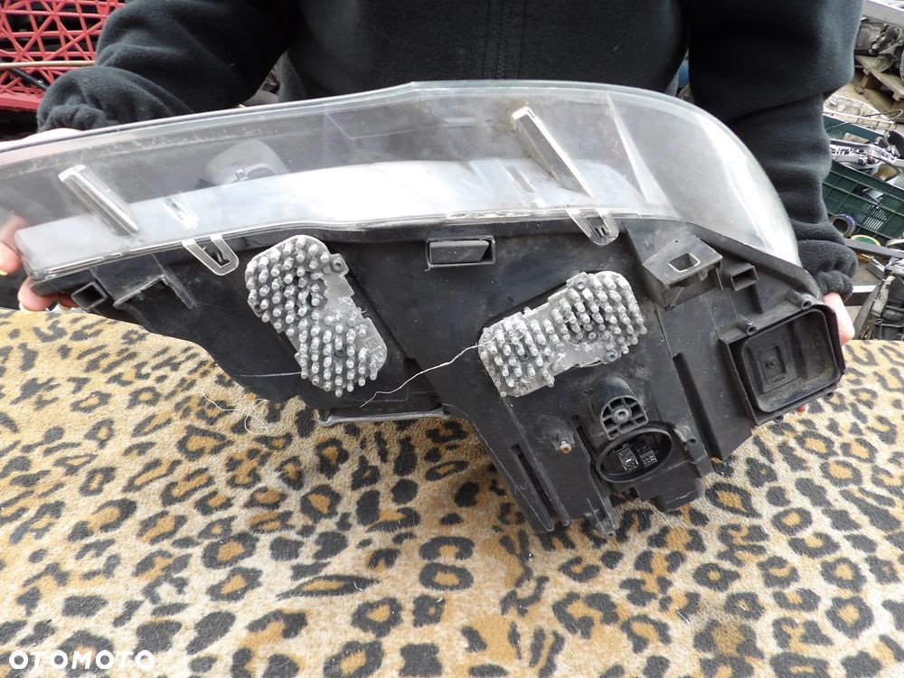 BMW - E70 - LIFT - XENON - NIE SKRĘTNY - LEWA LAMPA PRZEDNIA - 7240789 - 7