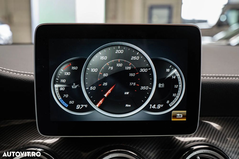 Mercedes-Benz GLA 250 7G-DCT UrbanStyle Edition - 35