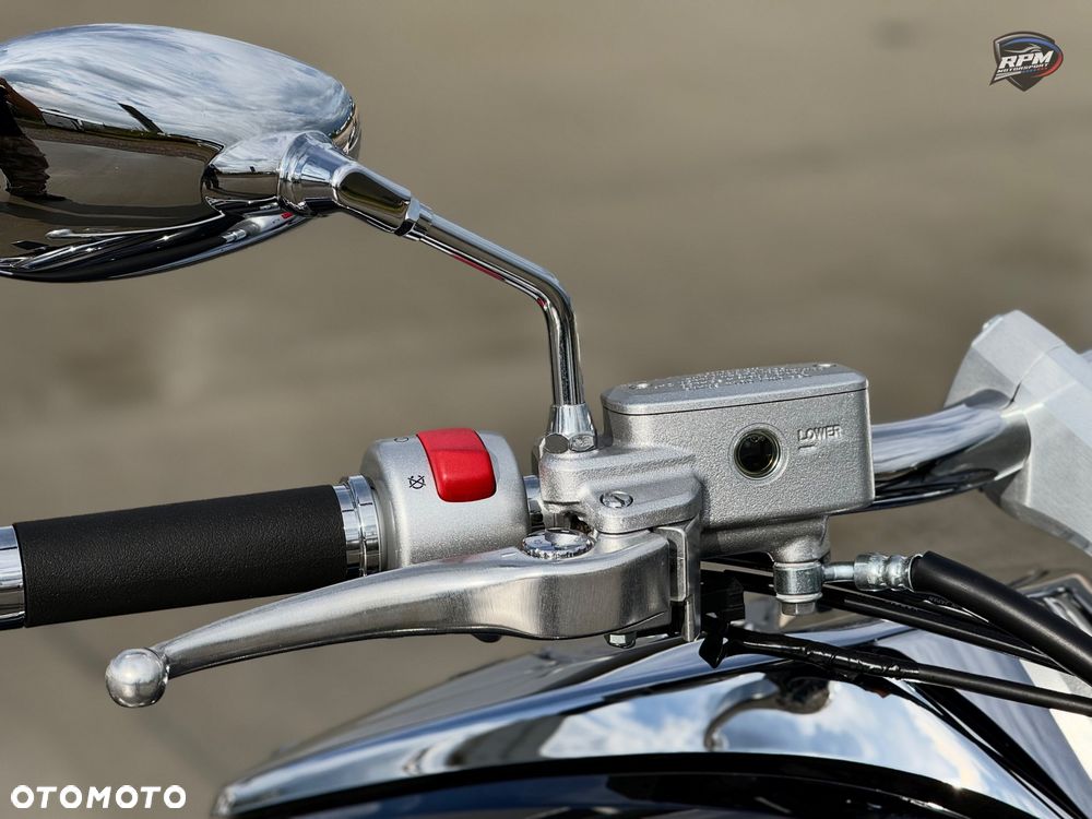 Suzuki Boulevard - 32