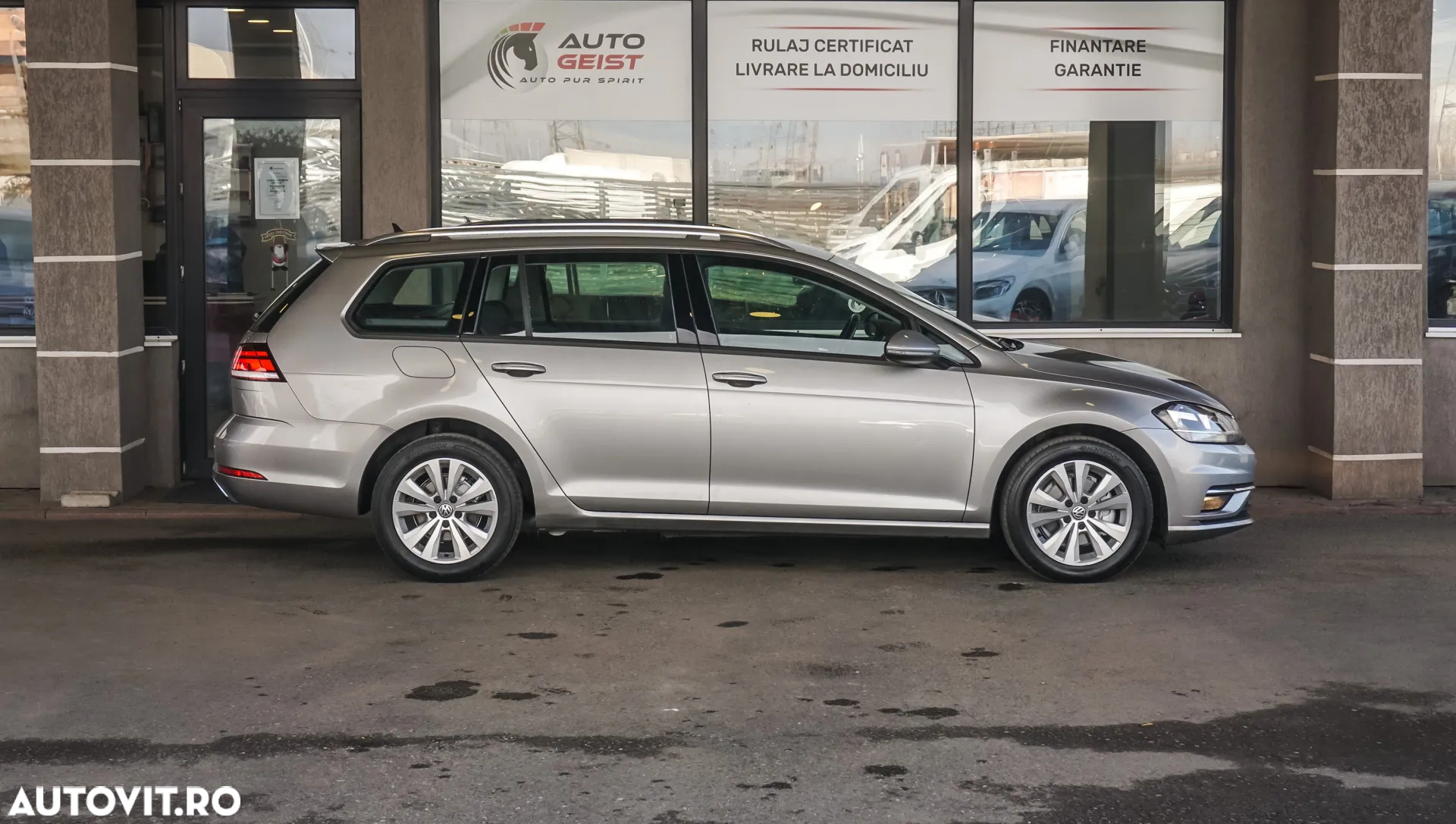 Volkswagen Golf 1.6 TDI DSG Comfortline - 4