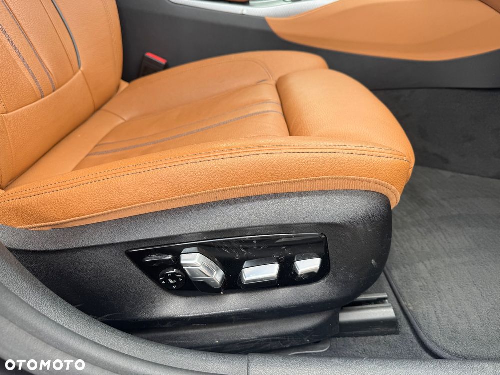 BMW Seria 5 520d M Sport Edition - 12