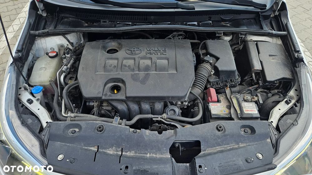 Toyota Avensis 1.8 Prestige MS - 21