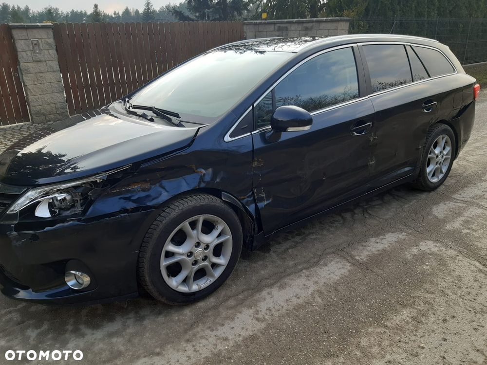 Toyota Avensis 1.8 Premium MS - 4
