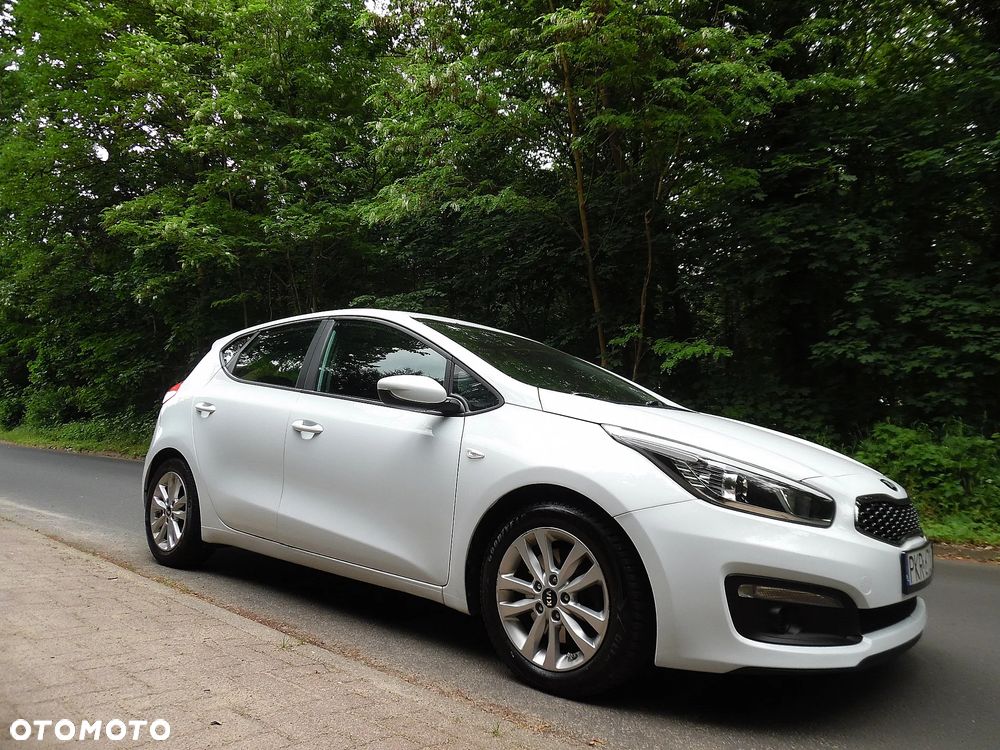Kia Ceed - 8