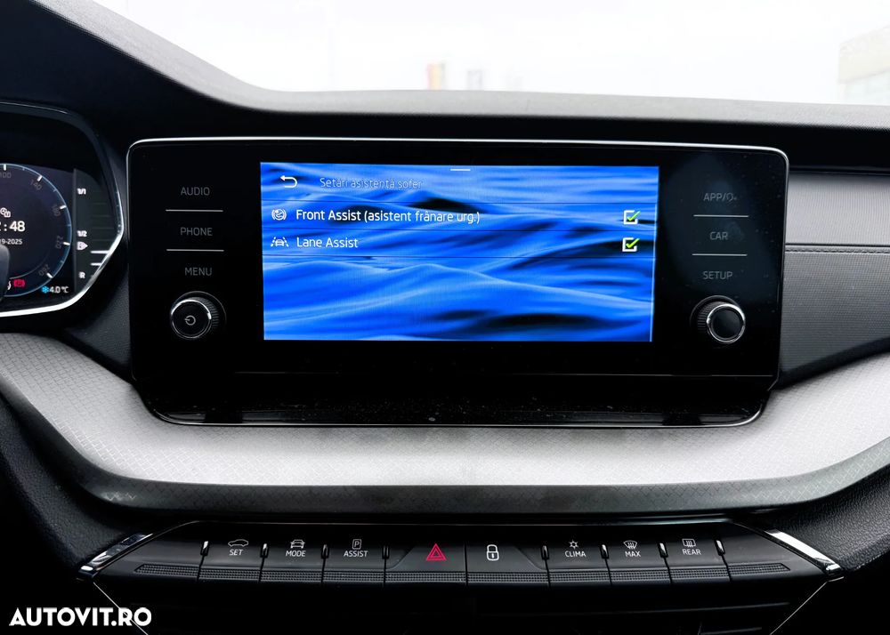 Skoda Octavia Combi 2.0 TDI DSG Ambition - 8