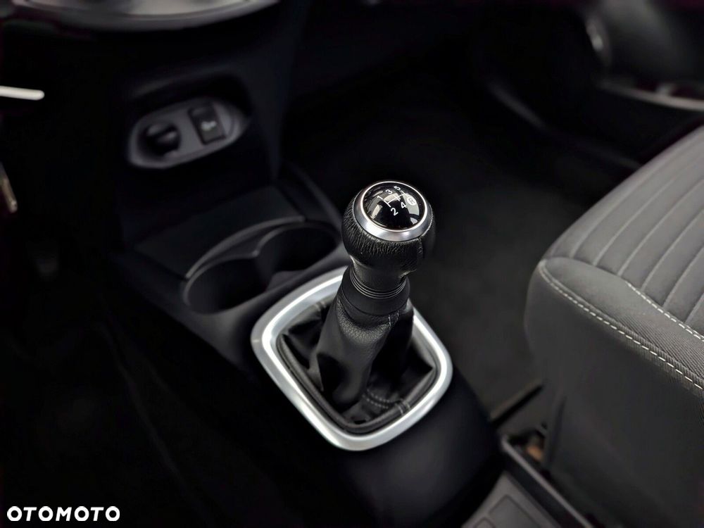 Toyota Yaris 1.0 Premium - 27