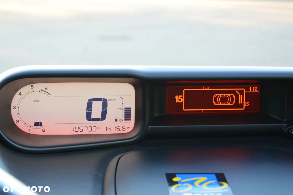 Citroën C3 Picasso 1.4i Exclusive - 22