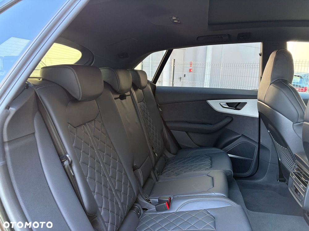 Audi Q8 - 18