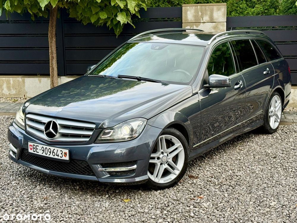 Mercedes-Benz C-Class 2012 photo 2