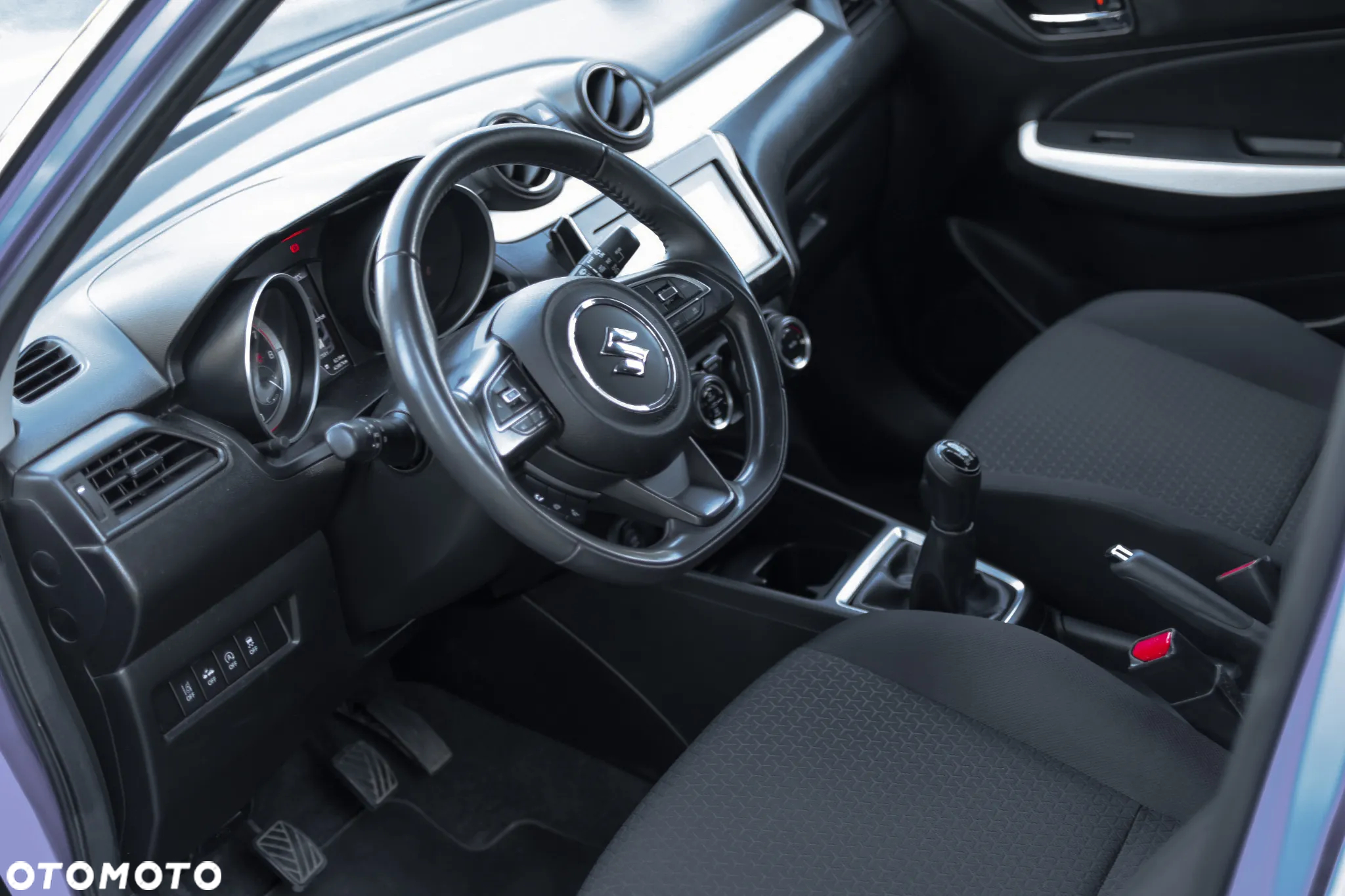 Suzuki Swift 1.2 SHVS Premium Plus - 9