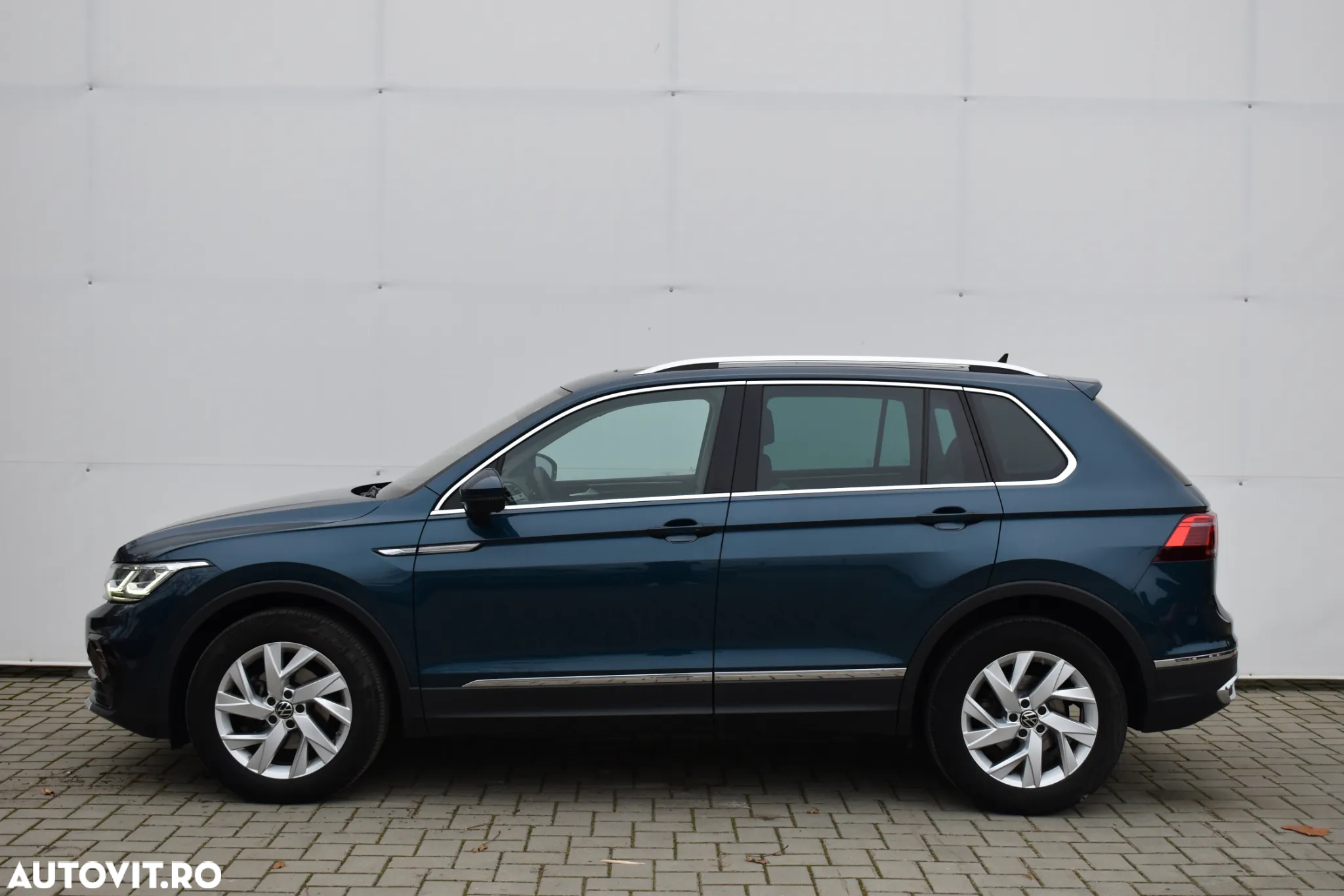 Volkswagen Tiguan 2.0 TDI SCR DSG 4Motion Elegance - 4