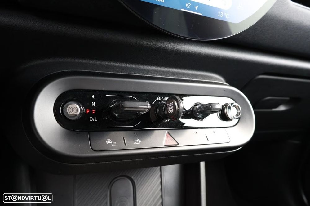 MINI 5 Portas Cooper Premium Essential Auto - 10