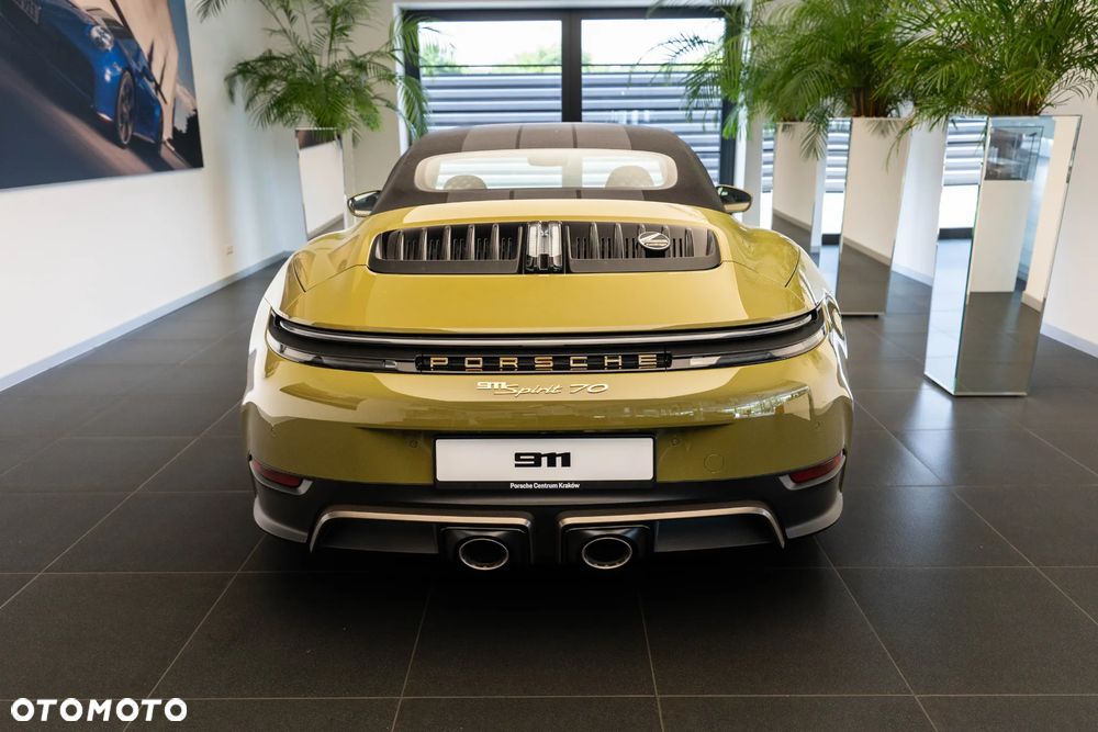 Porsche 911 Carrera T-Hybrid Spirit 70 - 6