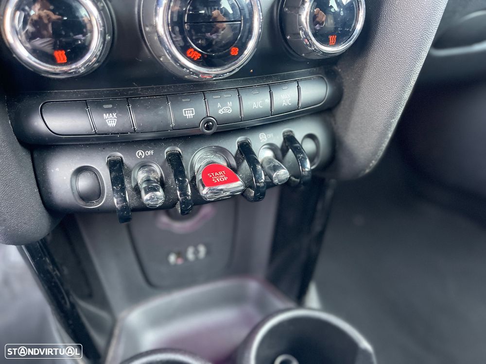 MINI 5 Portas Cooper D - 18