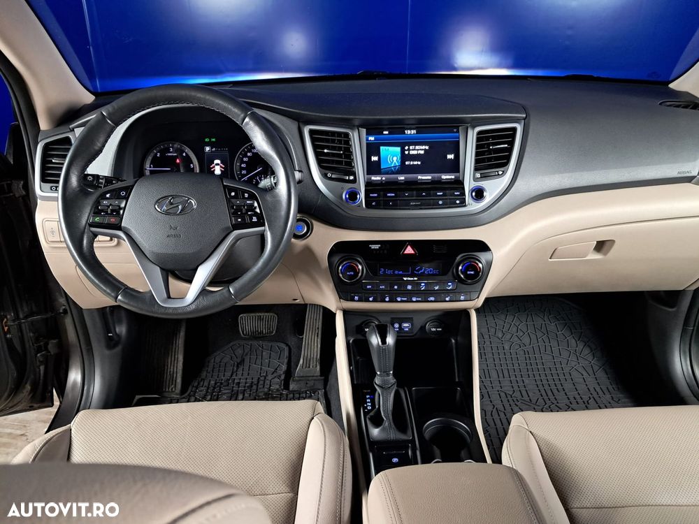 Hyundai Tucson 2.0 CRDI 4WD 6AT Style - 17