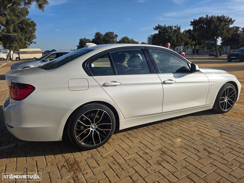 BMW 320 d Efficient Dynamic Edition Sport Line - 3