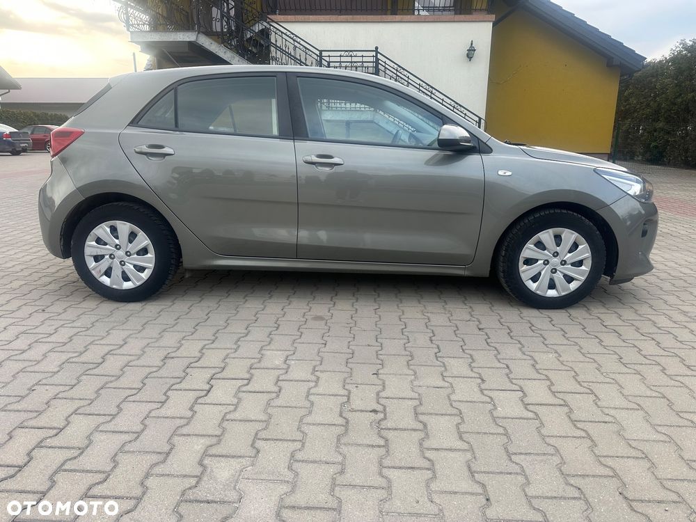 Kia Rio 1.2 L - 13
