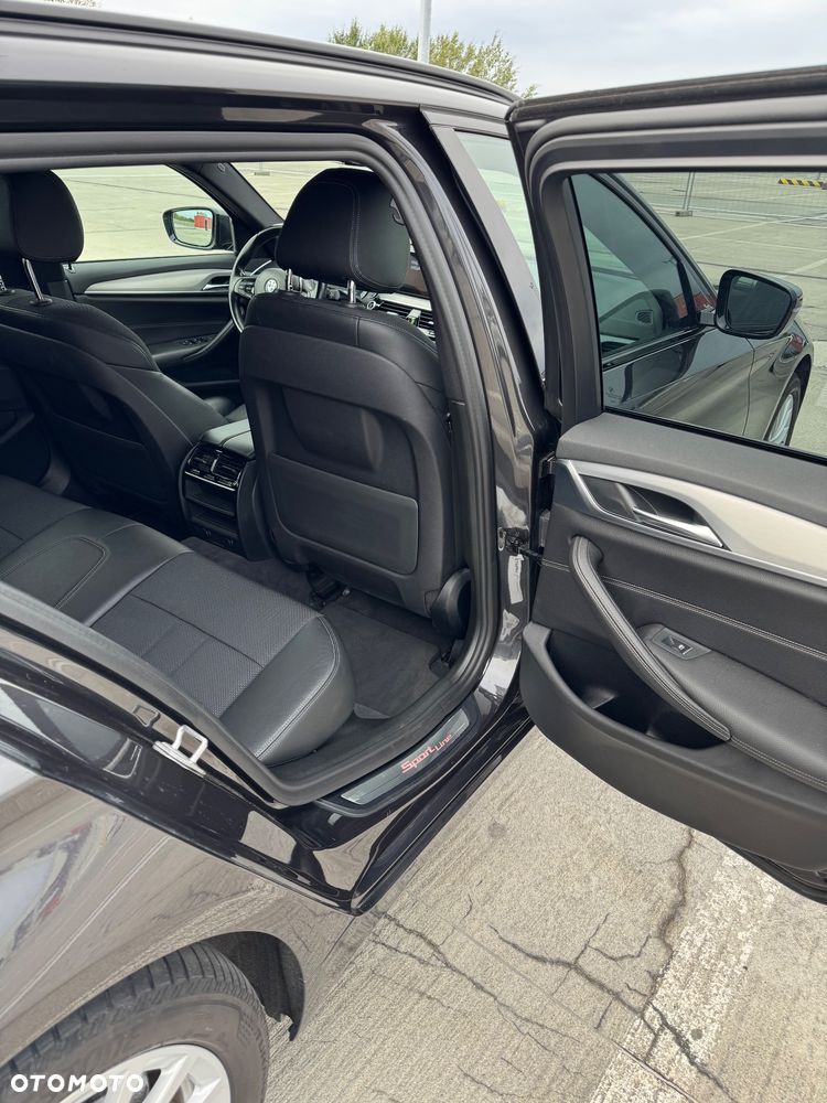 BMW Seria 5 520d Sport Line - 19